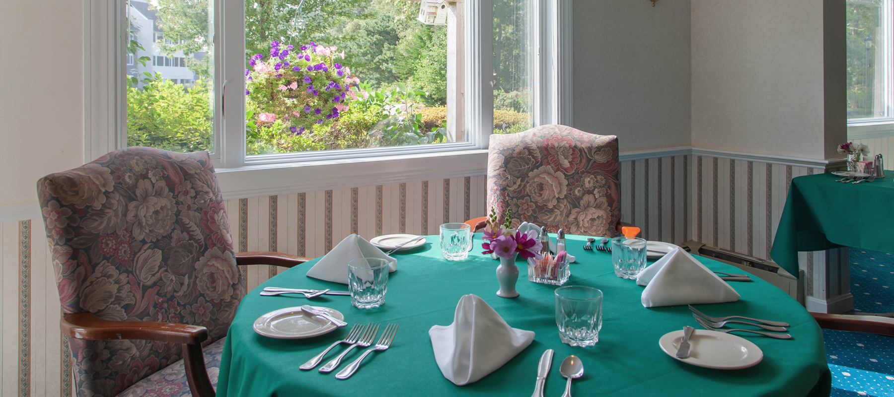 Thirwood Place dining room table setting