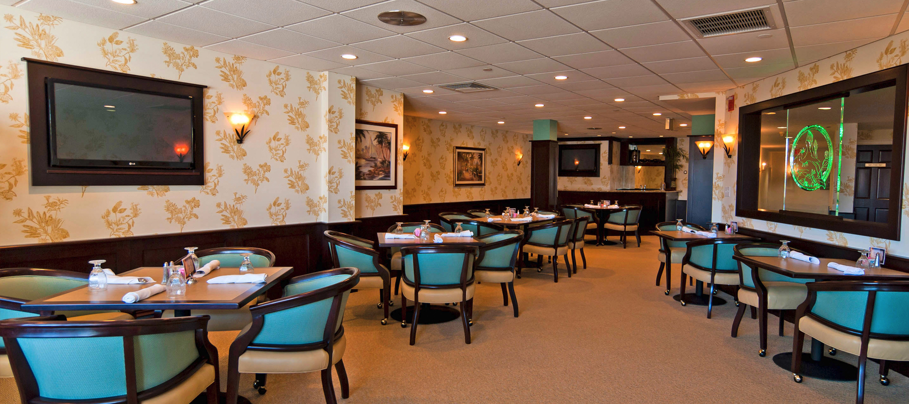 restaurant dining room interior